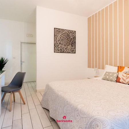 Bari Rooms Suite Station מראה חיצוני תמונה